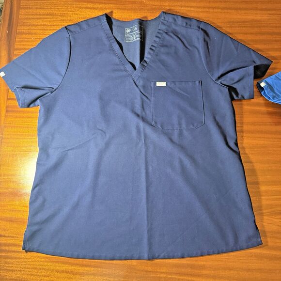 Lot of 2 FIGS Catarina Scrub Tops –Women's XXL – Navy & Medium Blue One Pocket V - Picture 3 of 6